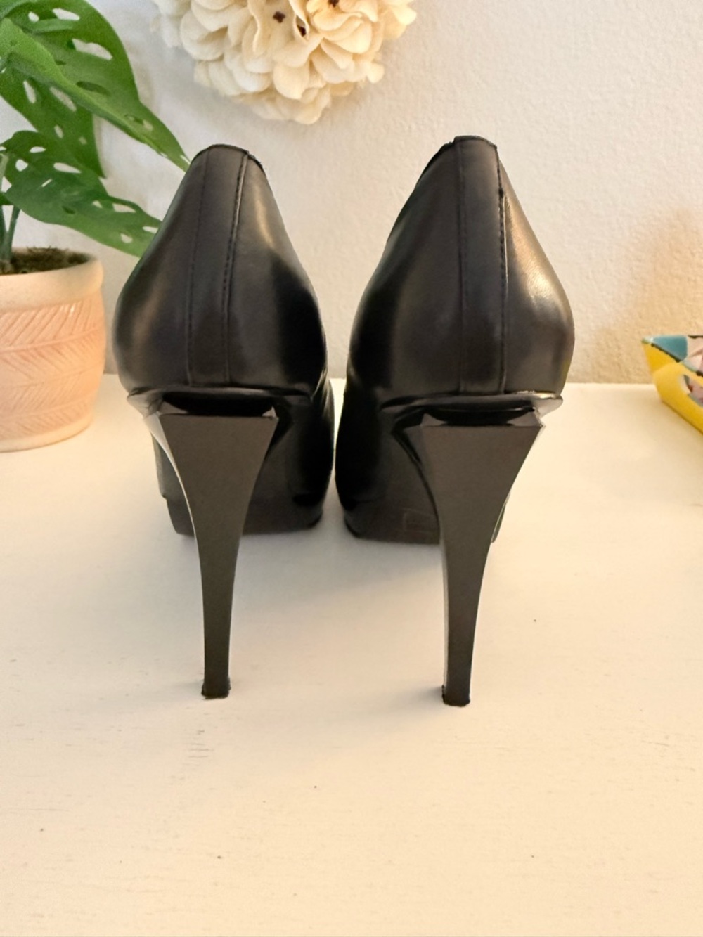 Audrey Brooke Black Pointed Leather High Heels - Picture 3 of 6